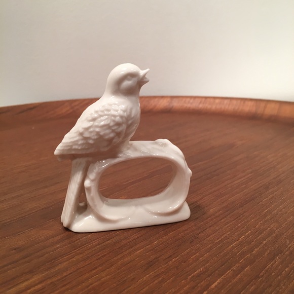 Vintage Porcelain Napkin Rings (5) - Picture 4 of 8